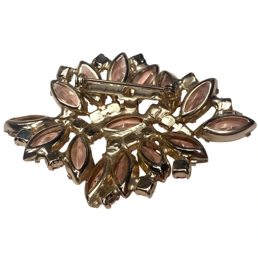 VINTAGE BROOCH SHADES OF PINK OPEN‎ BACK RHINESTONE JULIANA STYLE CZECH PIN
